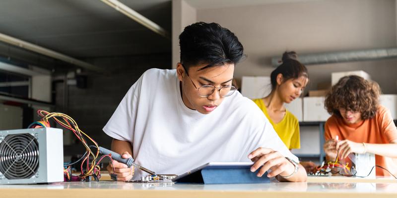 What is Vocational Education? its Advantages and Opportunities What Are The Advantages Of Vocational Education Programs