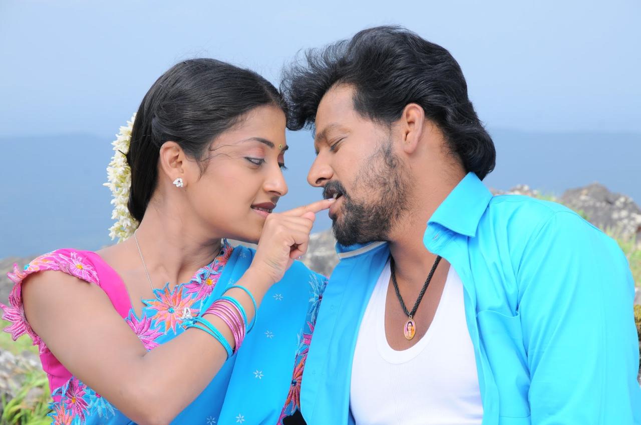 Idam muthal stills tamil heroin